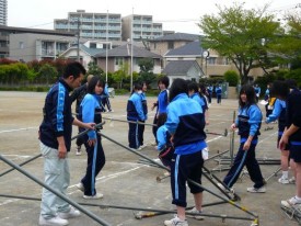 テントの組み立て テントの組み立て