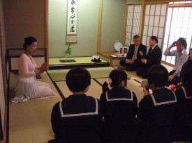 お茶室での様子 お茶室での様子