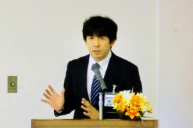 中学主任・二木教諭 中学主任・二木教諭