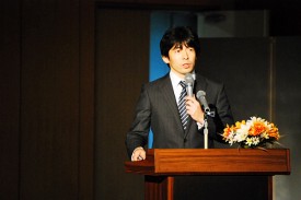 中学主任・二木教諭 中学主任・二木教諭