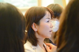 ニュージーランド留学を控えた高校1年生の質問に答える秋沢淳子さん ニュージーランド留学を控えた高校1年生の質問に答える秋沢淳子さん