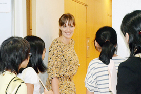 ネイティブの先生による施設解説