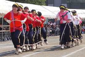 高3学年種目 ムカデ競争