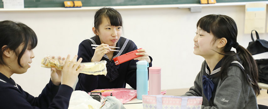 お弁当をだべながら歓談