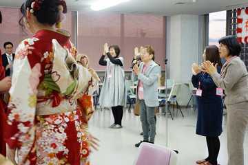 同窓会長の吉川さんから閉会のご挨拶